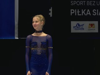 Alica Lengyelová na stupňoch víťazov. 