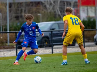 Matúš Tomáško v drese reprezentácie do 16 rokov.
