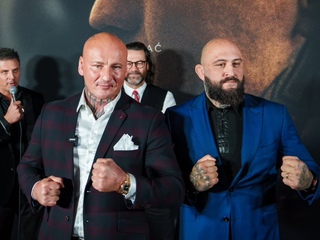 Szpilka (vľavo) a Martínek pred zápasom.