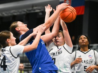 Momentka zo zápasu Trenčín - Ivanka pri Dunaji.