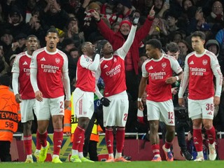 Radosť hráčov Arsenalu v zápase s Bayernom Mníchov.