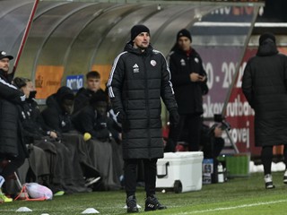 Na snímke tréner Podbrezovej Štefan Markulík 