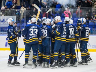 Hokejisti Spišskej Novej Vsi sa tešia z víťazstva