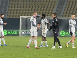 Futbalisti Slovana Bratislava po prehre.
- šport
- futbal
- SR
- KL
- 5.kolo
- Škendija
- Slovan