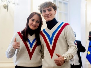 Kira Kapustíková a Hektor Kapustík počas zloženia sľubu slovenskej výpravy na Zimné olympijské hry.