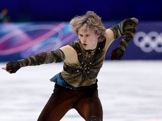 Ilia Malinin počas krátkeho programu v tímovej súťaži na ZOH 2026.