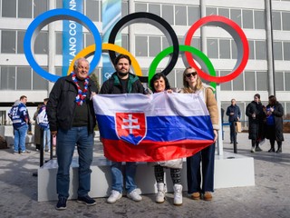 Na snímke slovenskí hokejoví fanúšikovia pózujú pred štvrťfinálovým duelom Slovensko - Nemecko na zimných olympijských hrách v Miláne v stredu 18. februára 2026. FOTO TASR - Jaroslav Novák

- Taliansko
- ZOH26
- hry
- olympijské
- olympiáda
- slovaciká
- zima
- zimná
- zimné
- šport
- hokej
- štvrťfinále
- Slovensko
- Nemecko
- muži