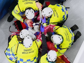 Kamila Sellierová po zásahu korčuľou na ZOH 2026.