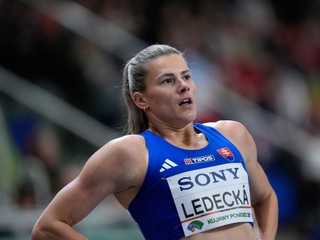 AZ29 Toruň - Na snímke slovenská atlétka Daniela Ledecká sa pripravuje na štart na halových MS v meste Toruň v Poľsku 20. marca 2026. FOTO TASR/AP


Daniela Ledecka, of Slovakia, prepares to start in a woman's 400 meters heat at the World Athletics Indoor Championships in Torun, Poland, Friday, March 20, 2026. (AP Photo/Petr David Josek)

- šport
- atletika
- Poľsko
- Toruň
- Halové 
- MS
- Majstrovstvá 
- sveta 
- tréning
- slovaciká
- Slovensko