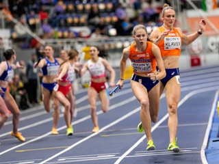 Madelief Van Leur, of Netherlands, leads in a women's 4 X 400 meters relay heat at the World Athletics Indoor Championships in Torun, Poland, Sunday, March 22, 2026. (AP Photo/Petr David Josek)