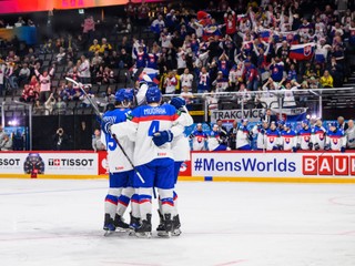 Radosť slovenských hokejistov na minuloročných MS 2025 vo Švédsku.