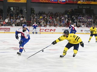 Na snímke zľava Samuel Šramatý zo Slovenska a Vilgot Lidén zo Švédska počas finálového zápasu medzi Slovenskom a Švédskom na hokejových majstrovstvách sveta hráčov do 18 rokov v Trenčíne v sobotu 2. mája 2026. FOTO TASR - Martin Medňanský

- Slovensko
- šport
- hokej
- majstrovstvá
- sveta
- do
- 18
- rokov
- MS18
- finále
- Trenčín
- Švédsko
- TNX