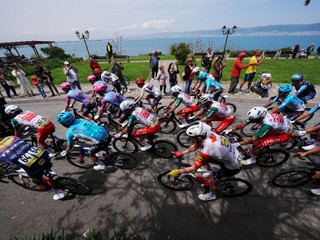The pack rides during Stage 1 of the Giro d'Italia cycling race, from Nessebar to Burgas, Bulgaria, Friday, May 8, 2026. (Gian Mattia D'Alberto/LaPresse via AP)
