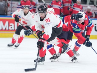 Canada's John Tavares (91) in action during the 2026 IIHF Men's Ice Hockey World Championship bronze medal match between Canada and Norway, in Zurich, Switzerland, Sunday, May 31, 2026. (AP Photo/Darko Bandic)