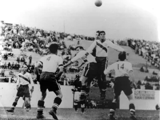 Momentka zo zápasu USA - Anglicko na MS vo futbale 1950.