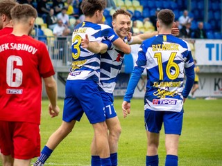 Oleg Vyshnevskyi (uprostred) dal na jar 22 gólov.