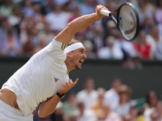 AG3 Londýn - Nemecký tenista Alexander Zverev podáva proti Britovi Arthurovi Ferymu v semifinálovom zápase mužskej dvojhry na grandslamovom turnaji vo Wimbledone v piatok 10. júla 2026. FOTO TASR/AP

Alexander Zverev of Germany serves to Arthur Fery of Britain during their men's singles semifinal match at the Wimbledon Tennis Championships in London, Friday, July 10, 2026. (AP Photo/{photog}) 

- Anglicko
- šport
- tenis
- dvojhra
- Wimbledon
- grandslam
- semifinále
- muži