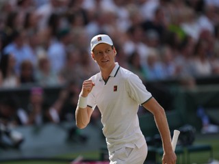 Jannik Sinner of Italy celebrates a point against Novak Djokovic of Serbia in their men's singles semifinal match at the Wimbledon Tennis Championships in London, Friday, July 10, 2026. (AP Photo/Kin Cheung)