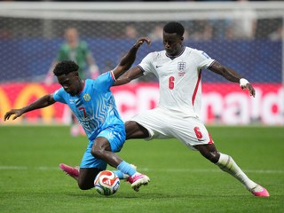 England's Bukayo Saka (7) and Congo's Nathanael Mbuku (7) fight for the ball during the World Cup round of 32 soccer match between England and Congo in Atlanta, Wednesday, July 1, 2026. (AP Photo/Jacob Kupferman)

- Canada26
- Canada2026
- FIFA
- Mexico26
- Mexico2026
- soccer
- USA26
- USA2026
- worldcup
- worldcup26
- WorldCup2026
- futbol
- Canada26
- Canada2026
- FIFA
- Mexico26
- Mexico2026
- soccer
- USA26
- USA2026
- worldcup
- worldcup26
- WorldCup2026
- futbol