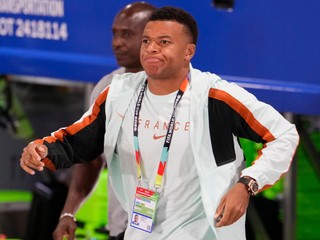 France's Kylian Mbappe (10) arrives at the stadium before the World Cup semifinal soccer match between France and Spain in Arlington, Texas, near Dallas, Tuesday, July 14, 2026. (AP Photo/Tony Gutierrez)
- Canada26
- Canada2026
- FIFA
- Mexico26
- Mexico2026
- soccer
- USA26
- USA2026
- worldcup
- worldcup26
- WorldCup2026
- futbol
- Canada26
- Canada2026
- FIFA
- Mexico26
- Mexico2026
- soccer
- USA26
- USA2026
- worldcup
- worldcup26
- WorldCup2026
- futbol