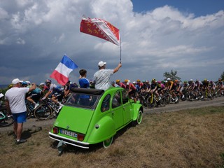 Momentka zo 14. etapy na Tour de France 2026.
