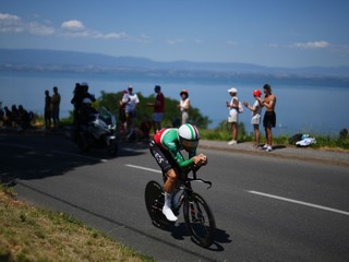 JB 5 Thonon-les-Bains - Taliansky cyklista Filippo Ganna počas individuálnej časovky 16. etapy cyklistických pretekov Tour de France na trati Évian-les-Bains – Thonon-les-Bains, dlhej 26,1 km vo francúzskom meste Thonon-les-Bains 21. júla 2026. FOTO TASR/AP
Italy's Filippo Ganna rides during the sixteenth stage of the Tour de France cycling race, an indivdual time-trial with start in Evian-Les-Bains and finish in Thonon-les-Bains, France, Tuesday, July 21, 2026. (AP Photo/Thibault Camus)
- šport
- cyklistika
- Tour
- de France
- Francúzsko
- preteky
- 16.
- etapa
- časovka
- individuálna