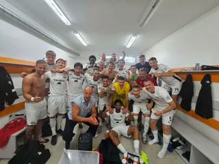 Víťazná fotografia z kabíny Rimavskej Soboty po derby v Lučenci.
