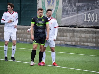 J. Babjačok debutoval za áčko N. Hrušova štýlovo - bol pri štyroch góloch