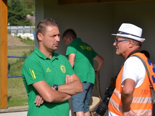 Róbert Chalupka (tréner) a jeho otec Vladimír (fotograf klubu). 