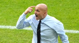 Luciano Spalletti v osemfinálovom zápase Švajčiarsko - Taliansko na EURO 2024. 