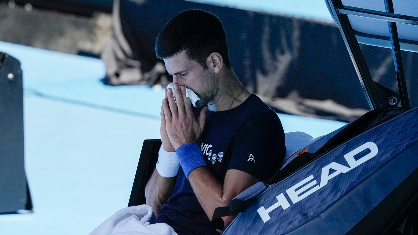 Novak Djokovič počas tréningu na Australian Open 2022.