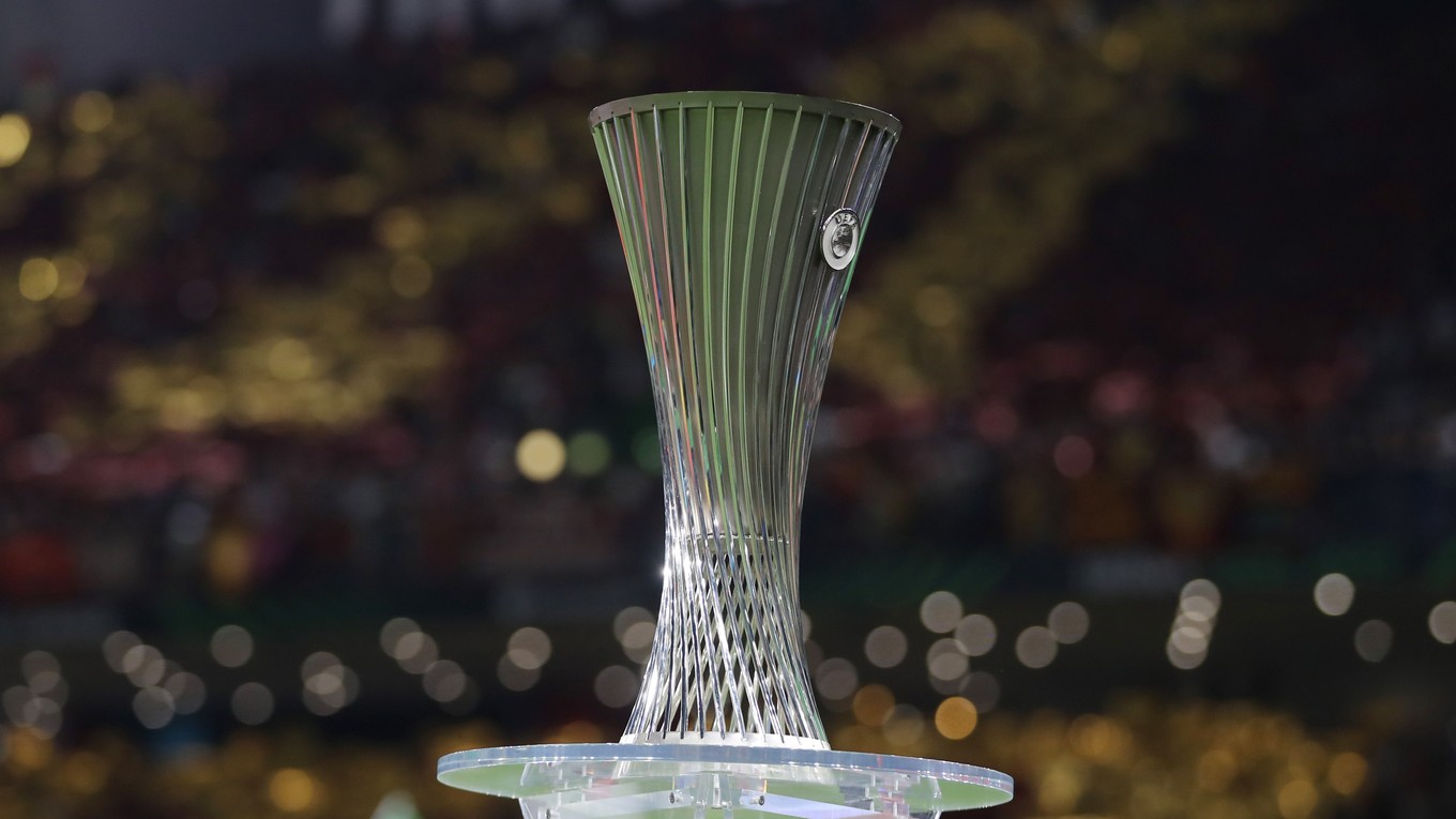 Trofej pre víťaza Konferenčnej ligy.