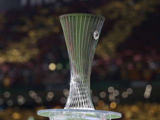 Trofej pre víťaza Konferenčnej ligy.