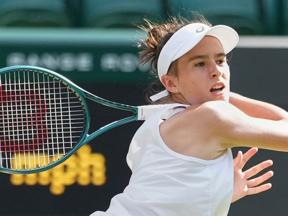 Mia Pohánková vo finále juniorskej dvojhry na grandslamovom turnaji Wimbledon 2025.
