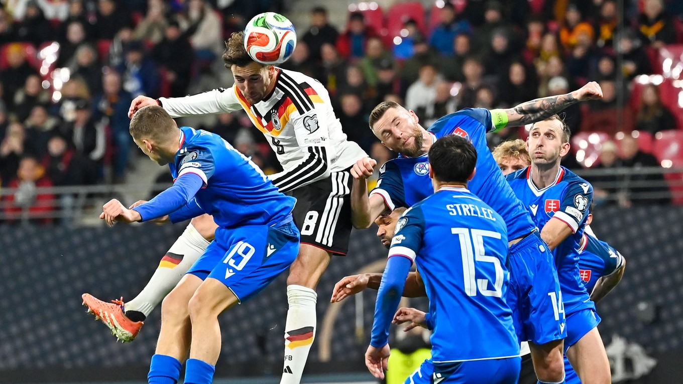 Na snímke hráči Slovenska počas zápasu A-skupiny európskej časti kvalifikácie MS2026 Nemecko - Slovensko v Lipsku.