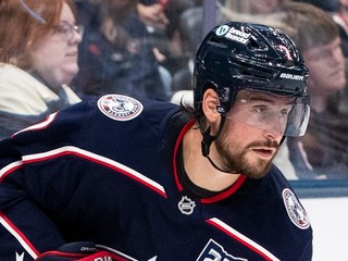 Brendan Smith v drese Columbusu Blue Jackets.