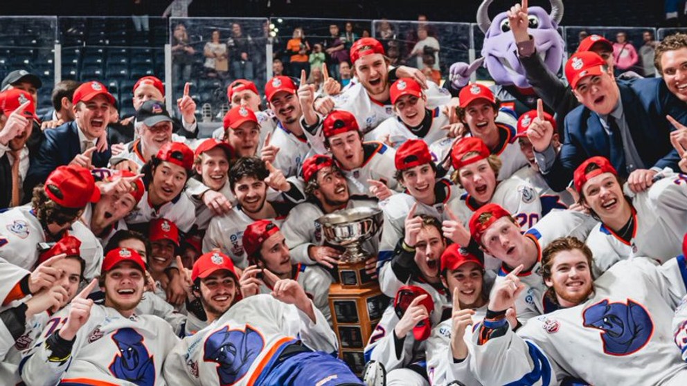 Hráči Youngstown Phantoms po zisku titulu v USHL.