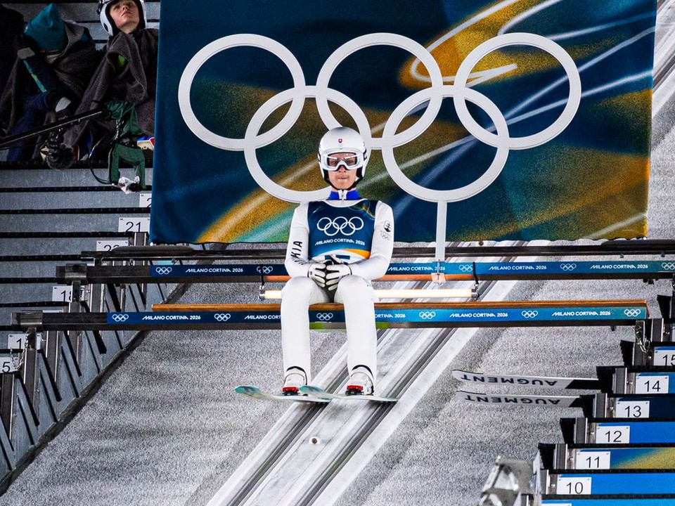 Slovenský skokan na lyžiach Hektor Kapustík.