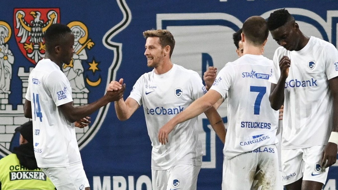 Patrik Hrošovský (druhý vľavo) sa teší so spoluhráčmi z gólu