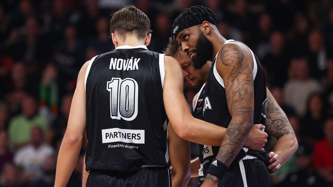 Porada hráčov BC Prievidza počas odvetného kvalifikačného zápasu Európskeho pohára FIBA (EP FIBA) medzi BC Prievidza - KK Cibona Záhreb.