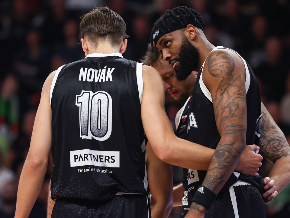 Porada hráčov BC Prievidza počas odvetného kvalifikačného zápasu Európskeho pohára FIBA (EP FIBA) medzi BC Prievidza - KK Cibona Záhreb.