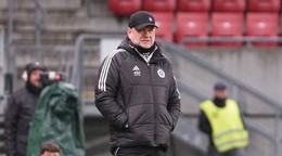 Na snímke hlavný tréner Slovana Bratislava Vladimír Weiss st. počas osemfinálového zápasu Slovnaft Cupu.