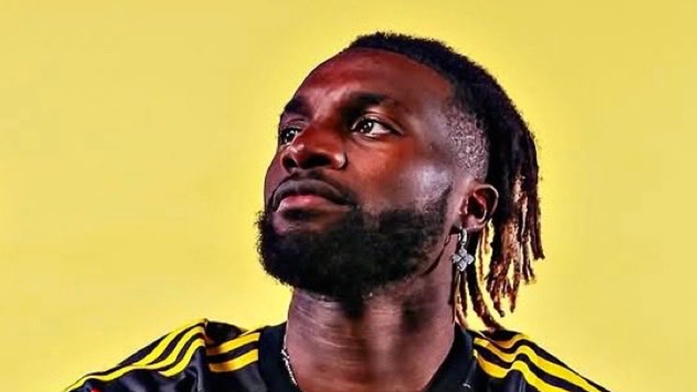 Allan Saint-Maximin v drese Club América.