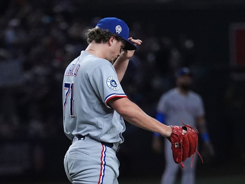 Adam Macko v drese Texasu Rangers.