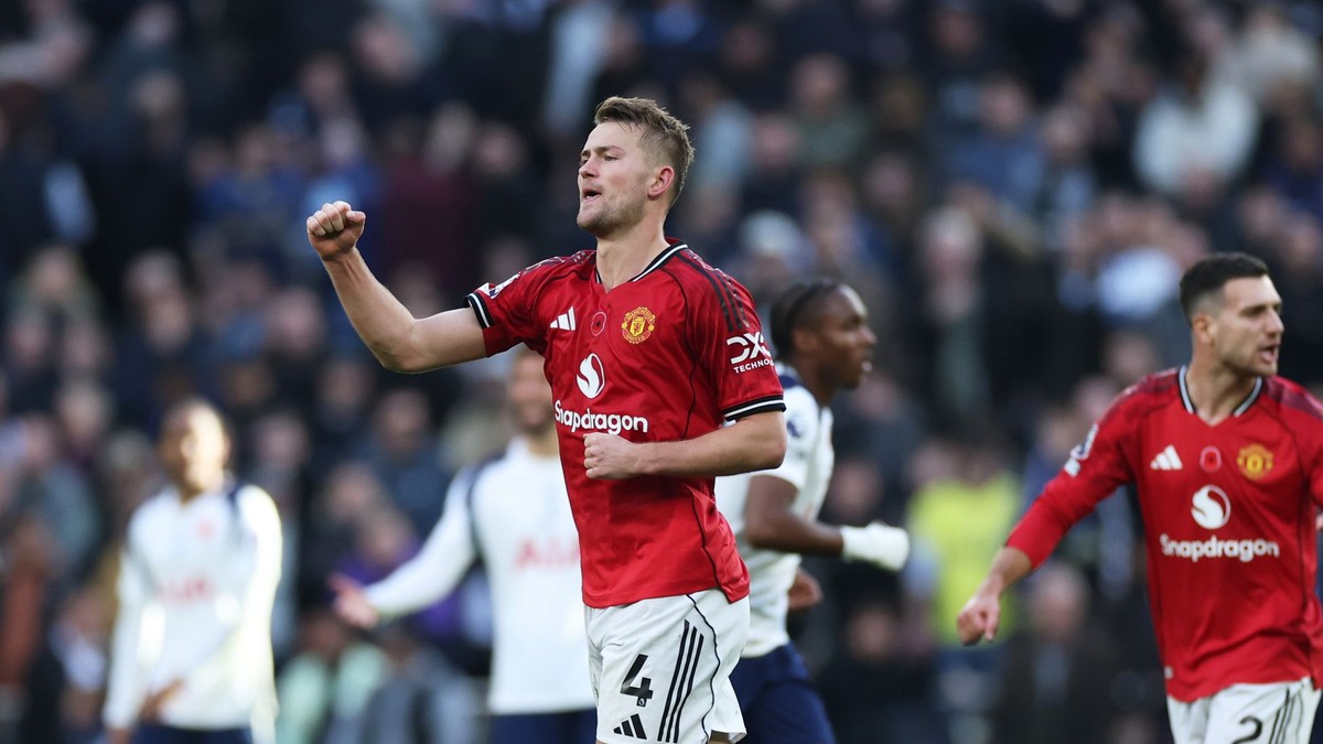 Matthijs de Ligt v drese Manchestru United.