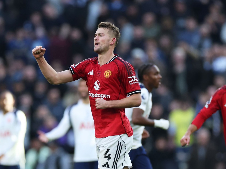 Matthijs de Ligt v drese Manchestru United.