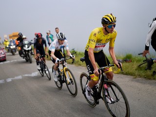 Momentka zo záveru 17. etapy Tour de France 2021.
