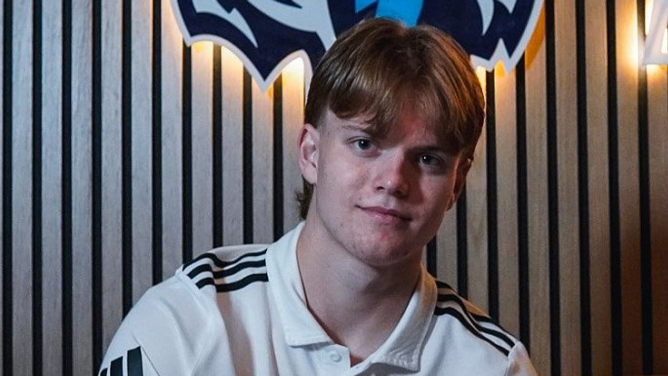 Adrien Bartovič podpísal profesionálny kontrakt s klubom Bílí Tygři Liberec