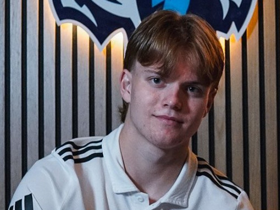 Adrien Bartovič podpísal profesionálny kontrakt s klubom Bílí Tygři Liberec