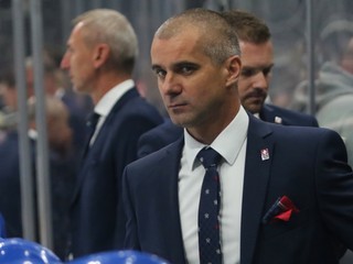 Tréner Ivan Feneš počas majstrovstiev sveta do 20 rokov 2022 v Kanade. 